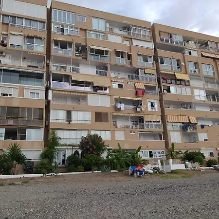 Apartamento La Perla En Playa Semi Privada Benalmádena