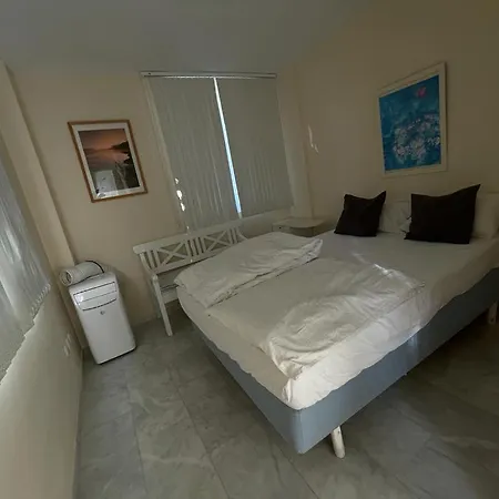Apartamento La Perla En Playa Semi Privada Benalmádena