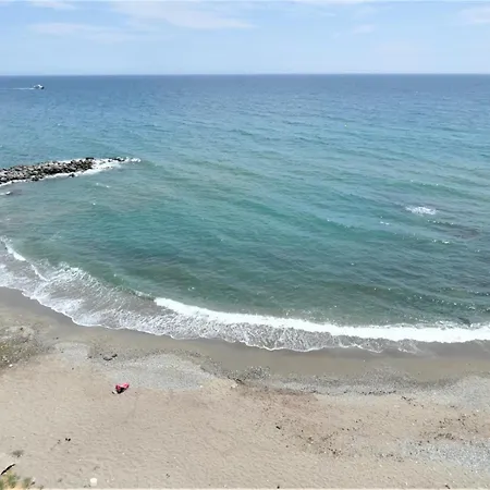 Apartamento La Perla En Playa Semi Privada Benalmádena